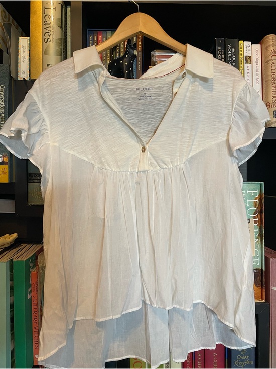Pilcro Tops - Anthropologie Pilcro White Flutter Short-Sleeve Babydoll top - NWT